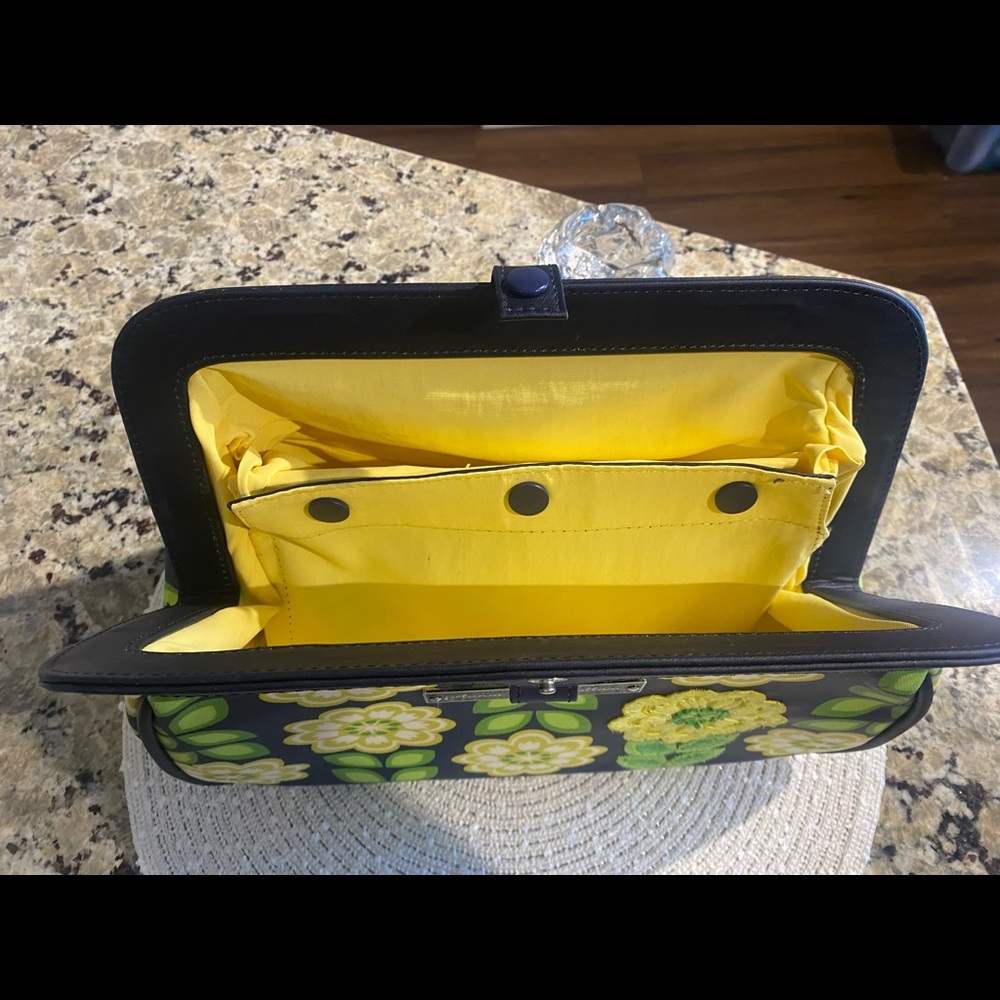 Petunia Pickle Bottom Diaper Pad Purse - Picture 5 of 12